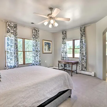 2 Mi To Downtown Sante Fe: 4br Retreat W/ Patio Santa Fe