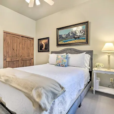 2 Mi To Downtown Sante Fe: 4br Retreat W/ Patio * Santa Fe