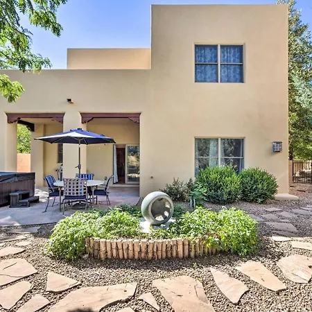 2 Mi To Downtown Sante Fe: 4br Retreat W/ Patio
