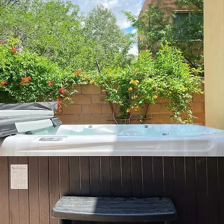 2 Mi To Downtown Sante Fe: 4br Retreat W/ Patio * Santa Fe