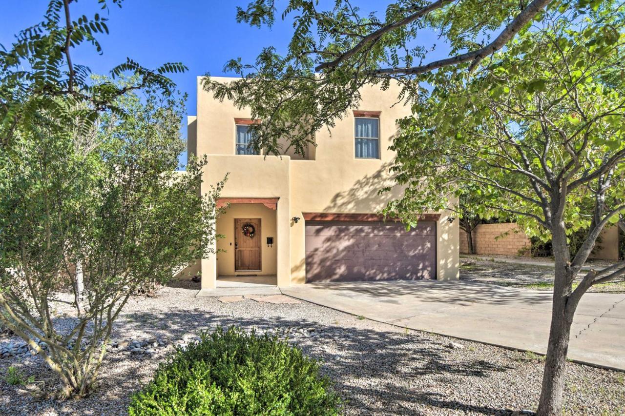 Hot Tub, Patio And Grill Sante Fe Getaway Holiday home *